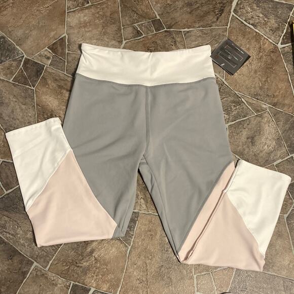 NWT Threads 4 Thought Gray White Pink Sz M Leggings - Picture 2 of 12